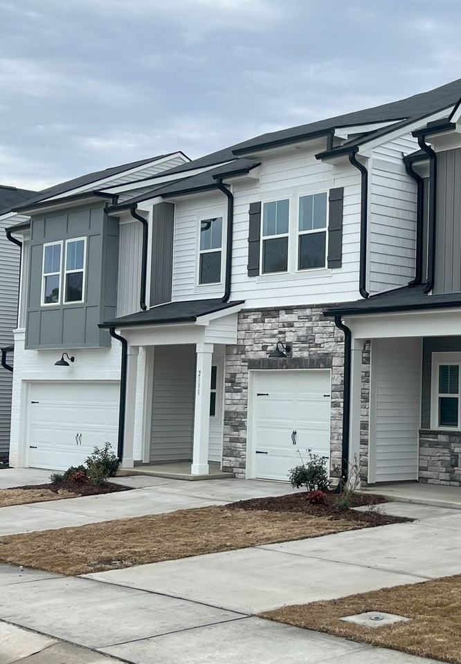 2111 Regal Dr