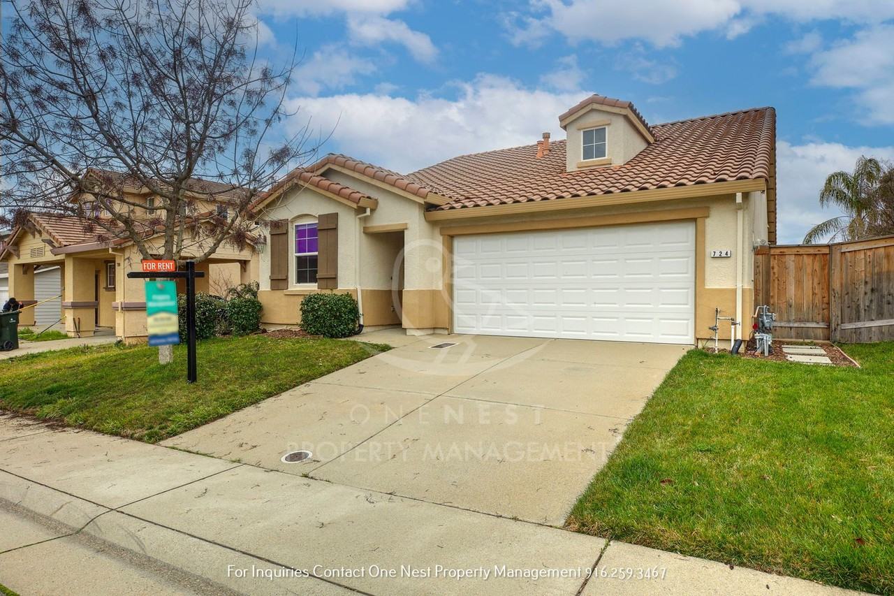 724 Deer Park Dr - Photo 2 of 24