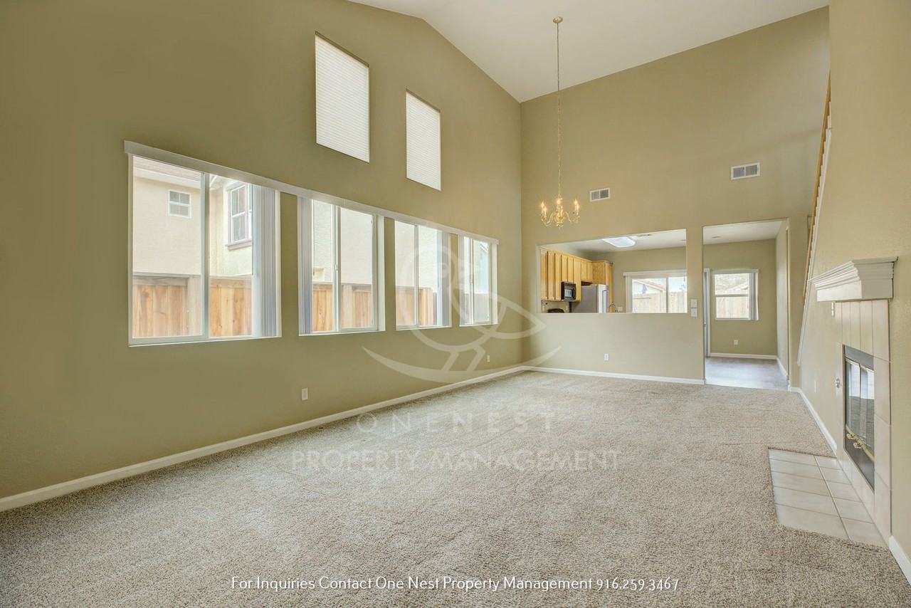 724 Deer Park Dr - Photo 3 of 24