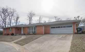 featured image of 906 Carey Dr