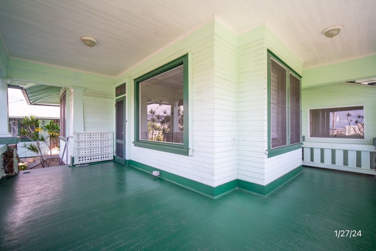 1671 1671 Kamamalu Ave Main House - Photo 4 of 37