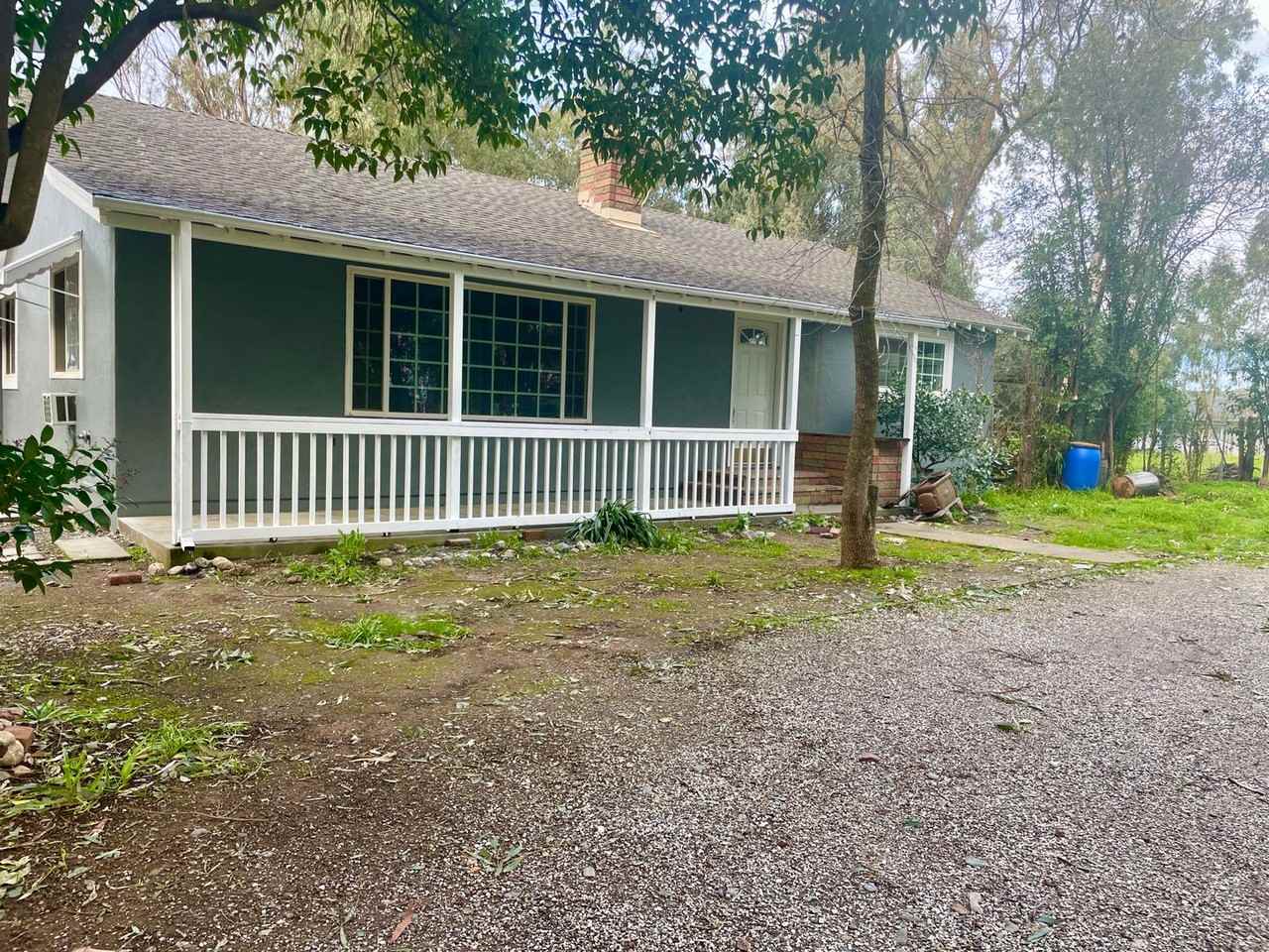 21850 Leaf Ave - Photo 2 of 34