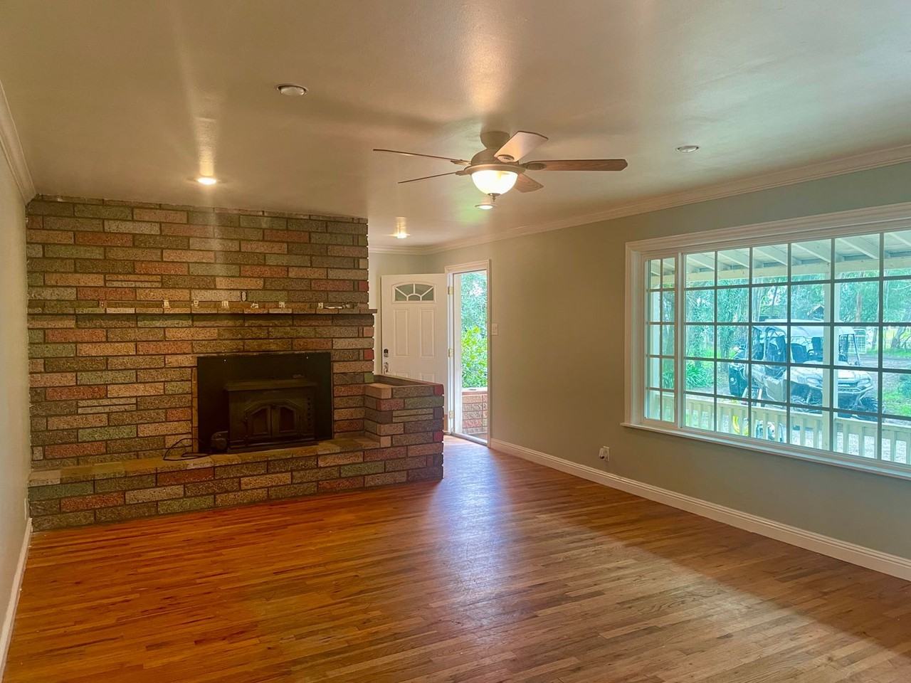 21850 Leaf Ave - Photo 3 of 34