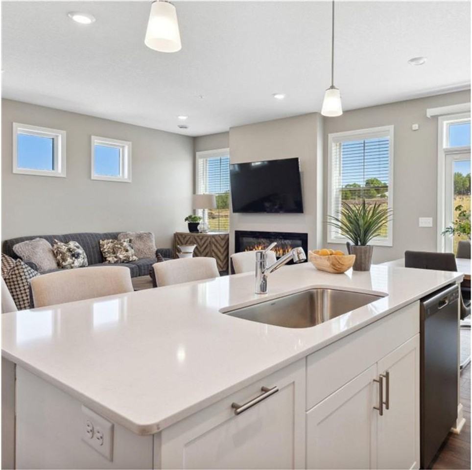 20049 62nd Pl - Photo 3 of 26