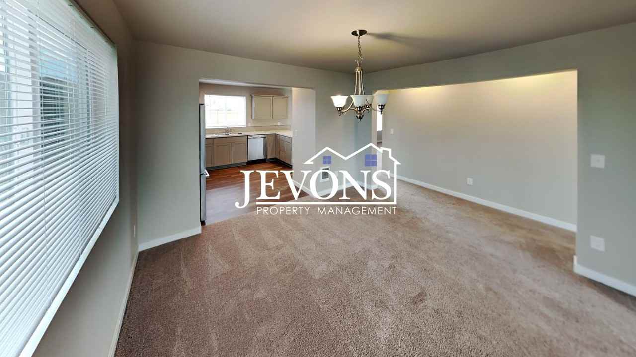 511 N 22nd Ave - Photo 5 of 50