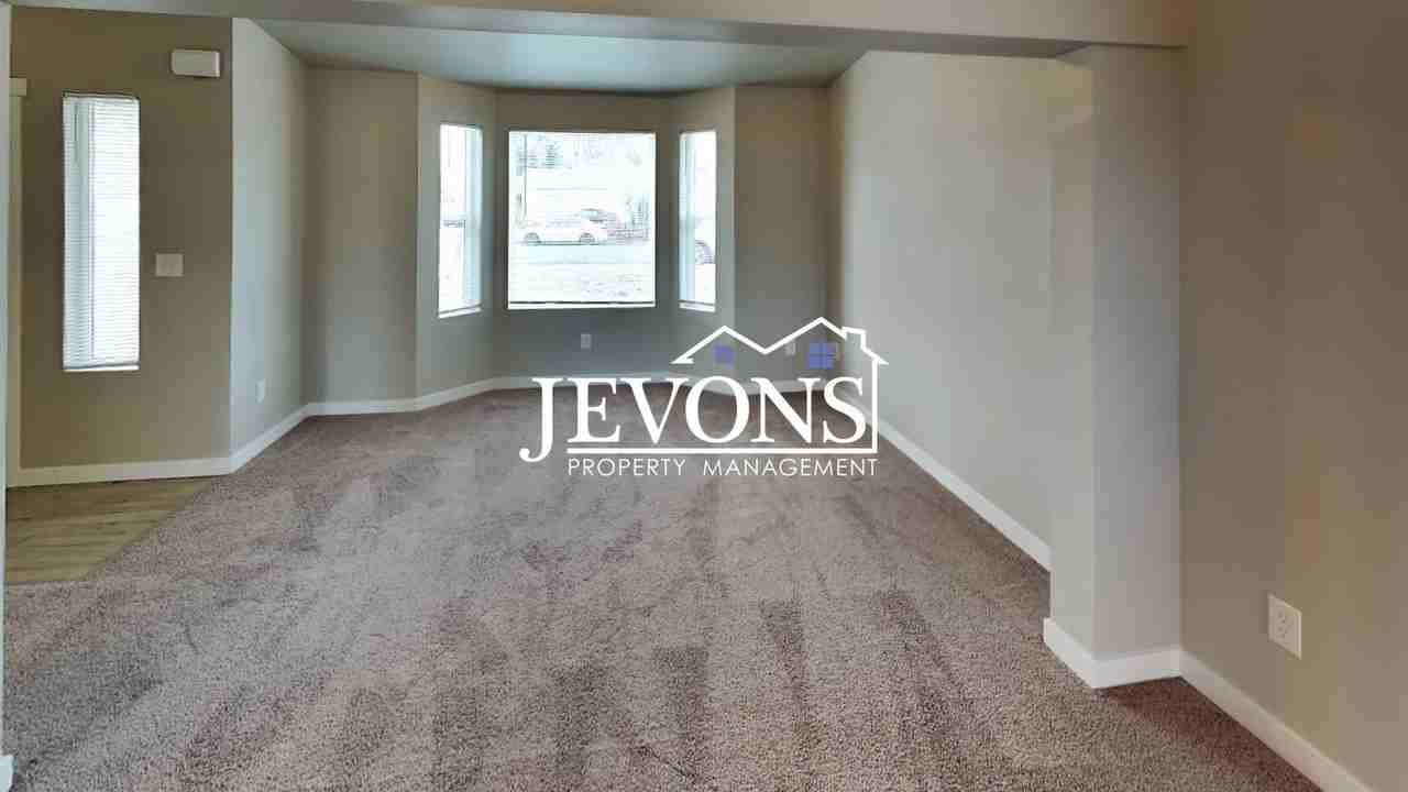 511 N 22nd Ave - Photo 6 of 50