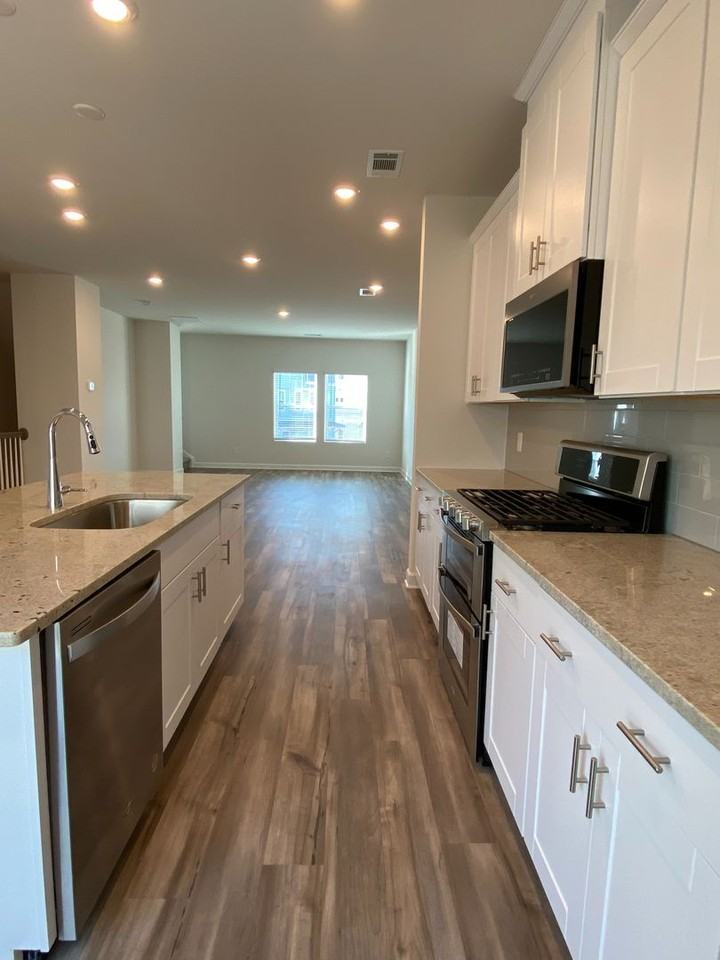 2031 Tears Ln - Photo 7 of 39