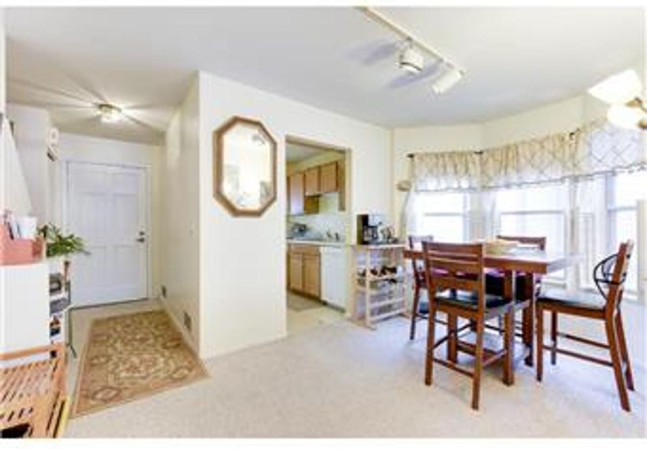 427 8th Ave Se - Photo 5 of 6