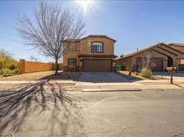 featured image of 15 W Calle Patio Lindo