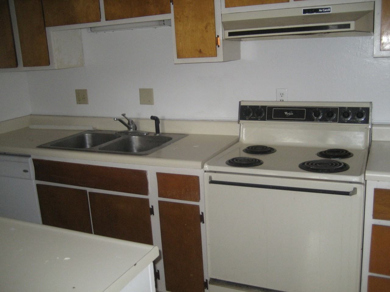 407 21st Avenue Pl - Photo 2 of 16