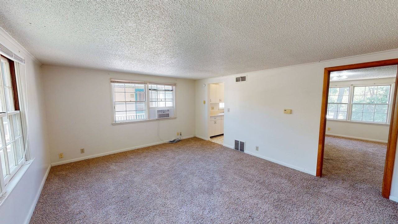 518 Carroll Ave - Photo 2 of 6