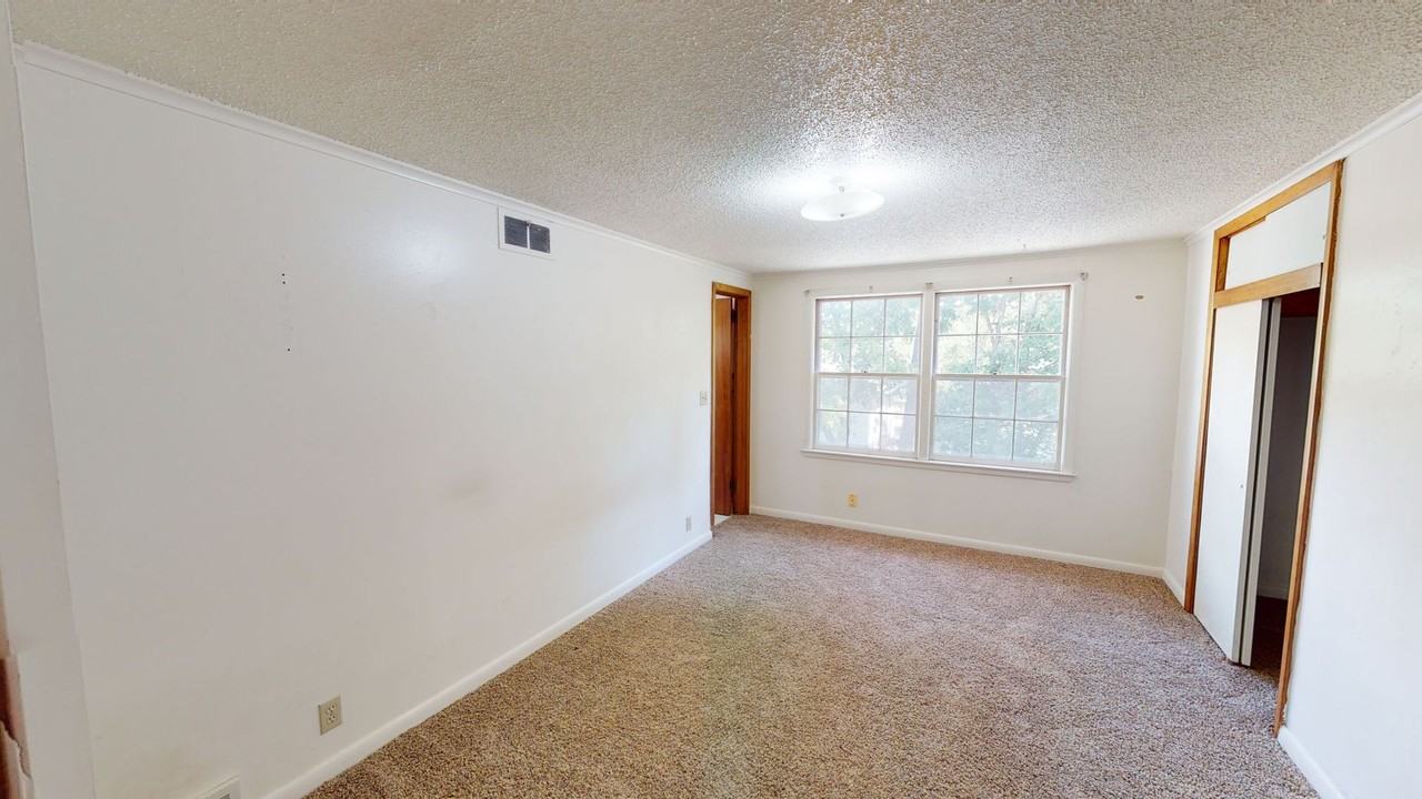 518 Carroll Ave - Photo 3 of 6