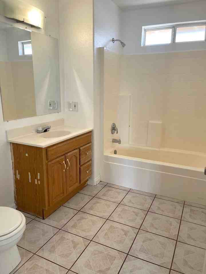 9824 Evelyn Avenue - Photo 4 of 9