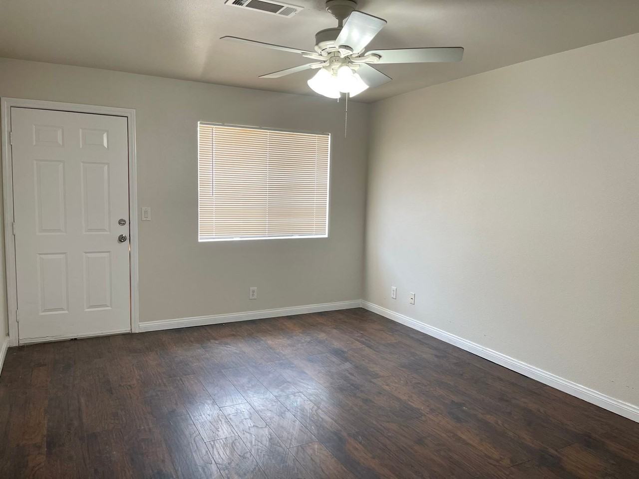 9824 Evelyn Avenue - Photo 5 of 9