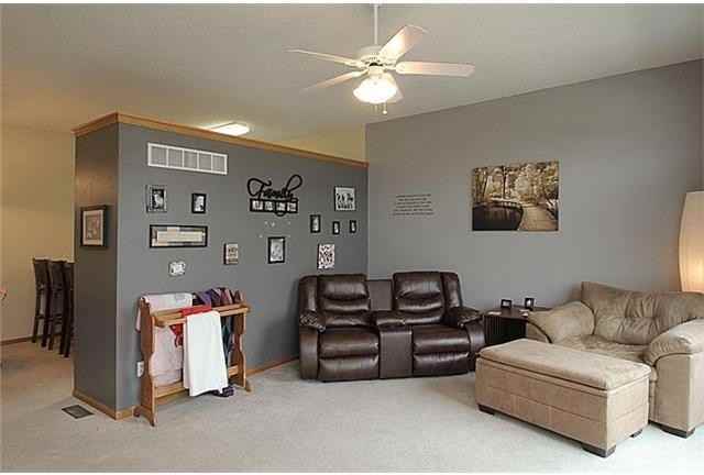 20 Florence Way - Photo 2 of 14