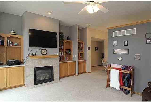 20 Florence Way - Photo 3 of 14