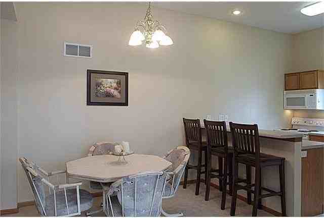 20 Florence Way - Photo 6 of 14