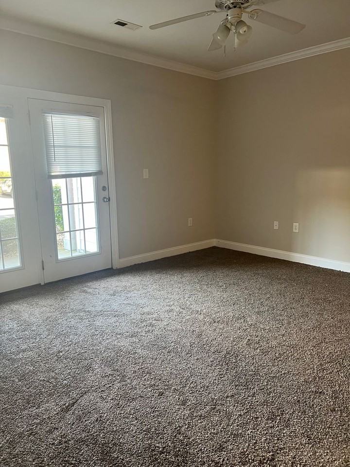 2009 Silvercrest Dr - Photo 5 of 11