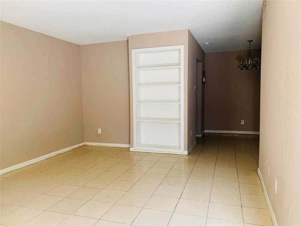 5625 Antoine Dr #607 - Photo 3 of 21