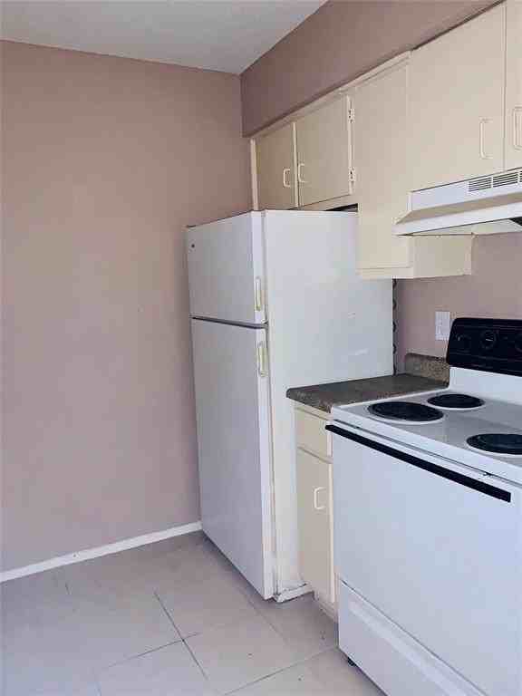 5625 Antoine Dr #607 - Photo 4 of 21