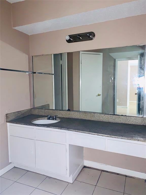 5625 Antoine Dr #607 - Photo 5 of 21