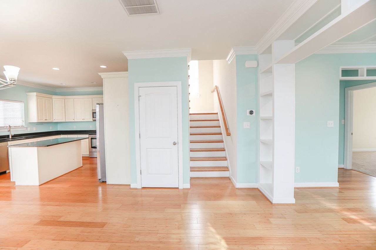 9628 9th Bay St - Photo 3 of 11