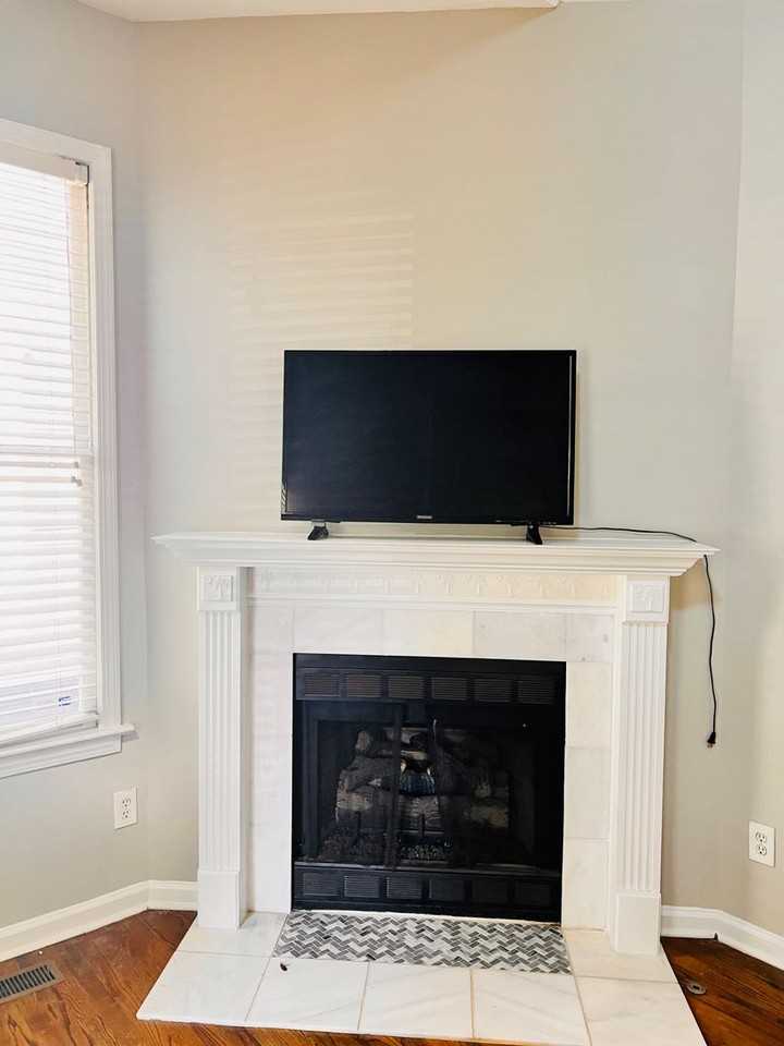 1045 Bryan St - Photo 6 of 26