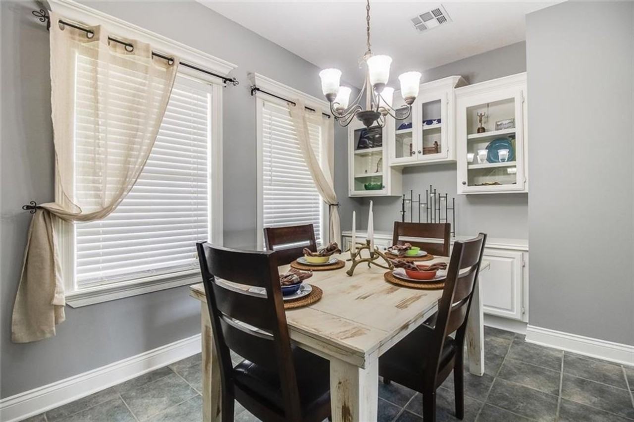 5729 Hemlock St - Photo 5 of 15