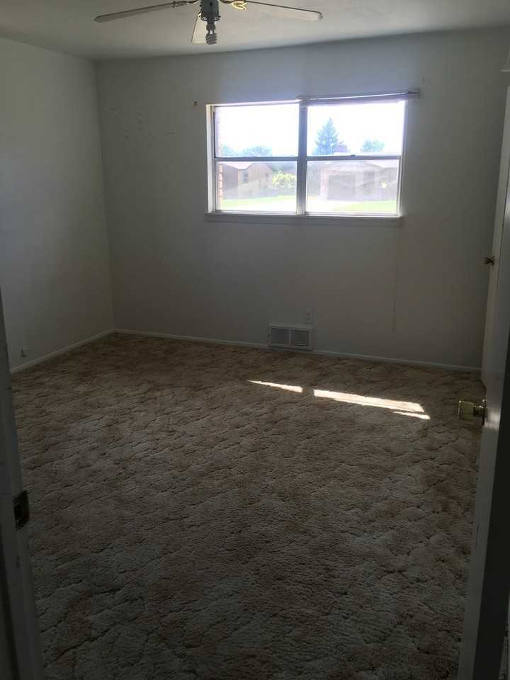 1617 S Main Ave - Photo 5 of 12