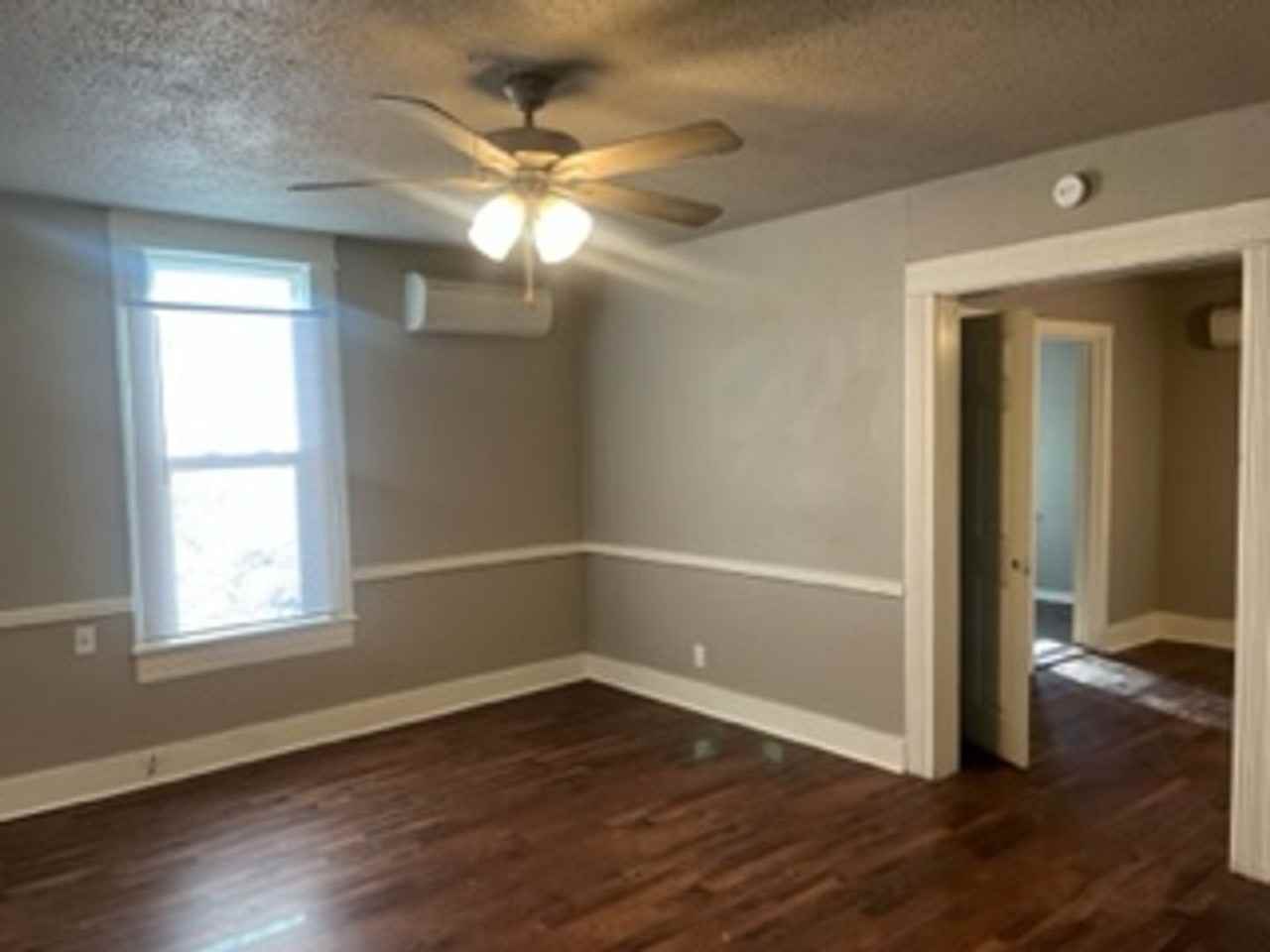 125 W Denver St - Photo 3 of 5