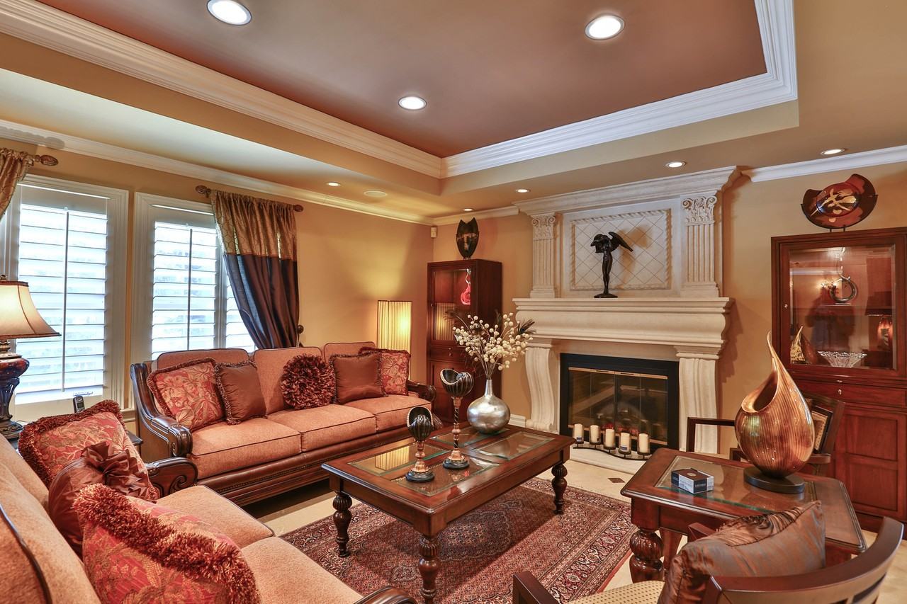 1352 Pine Ave - Photo 3 of 33