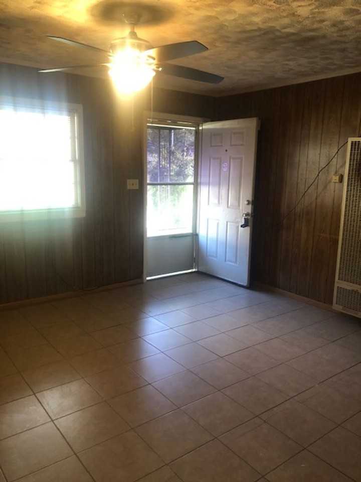 111 Tennessee Street - Photo 2 of 11