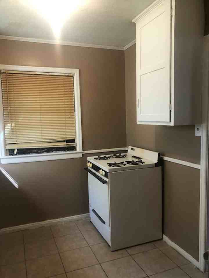 111 Tennessee Street - Photo 5 of 11