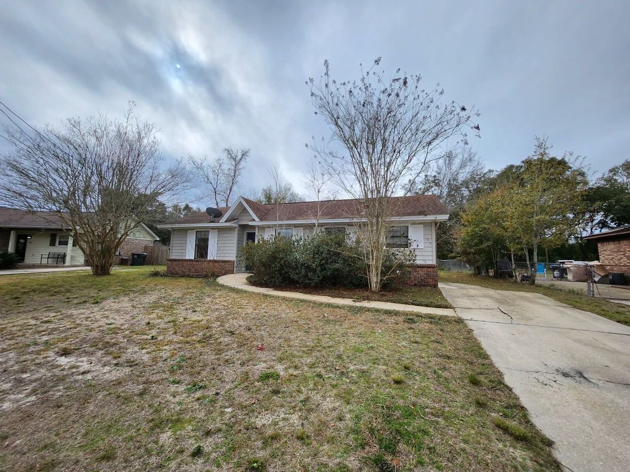10695 Bridge Creek Dr - Photo 3 of 20