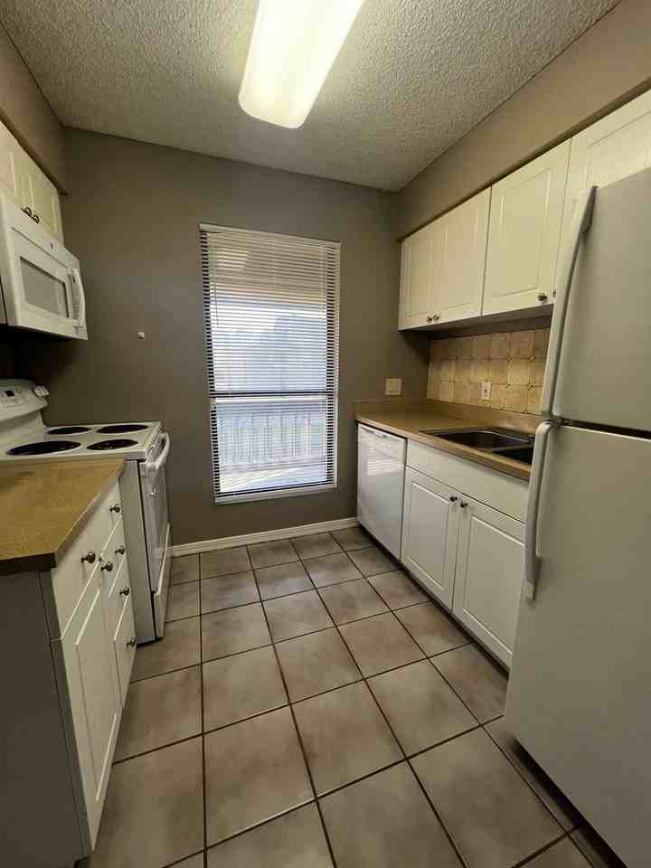 10200 Belle Rive Blvd #50 - Photo 7 of 8