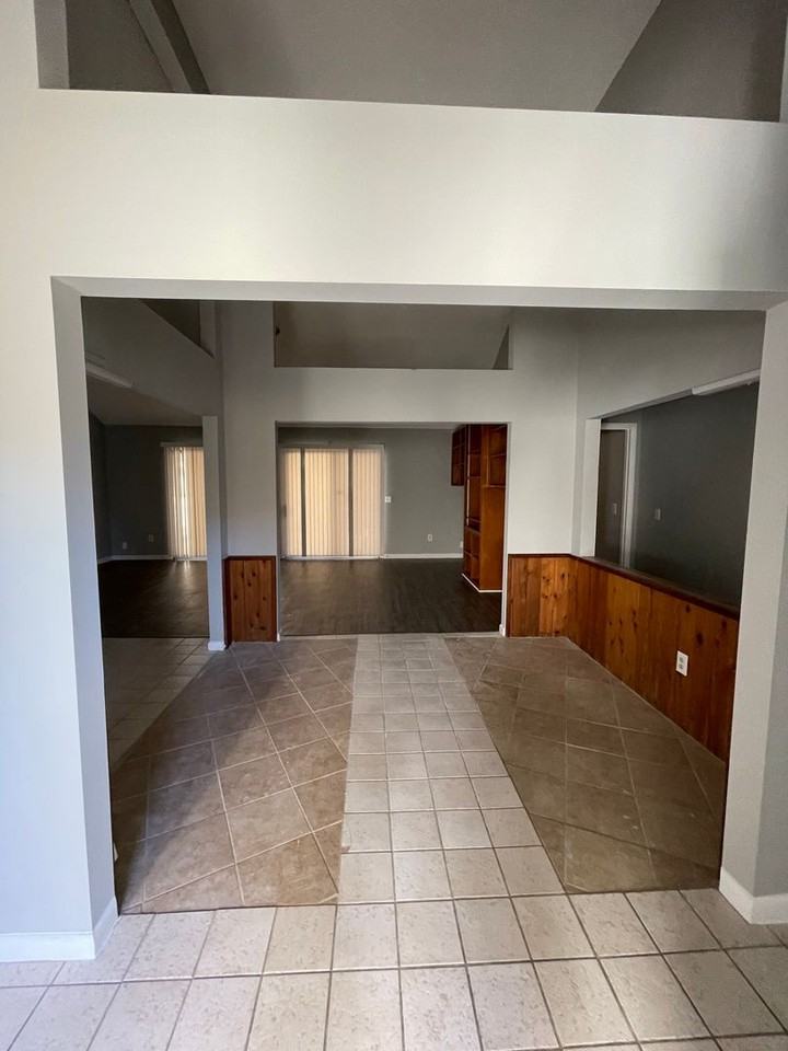 8885 Belle Rive Blvd - Photo 3 of 22