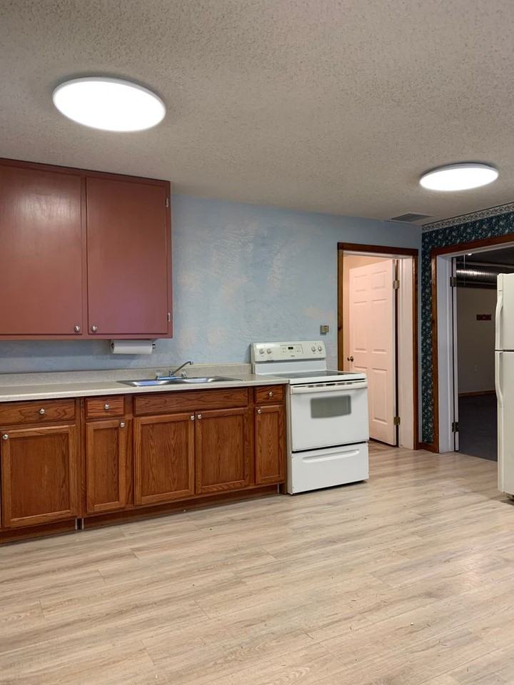 215 Main St - Photo 3 of 6