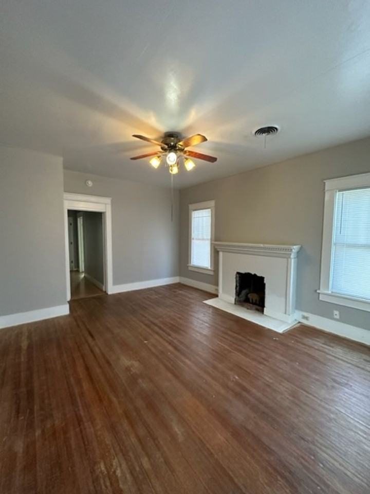 1141 Cedar St - Photo 3 of 18