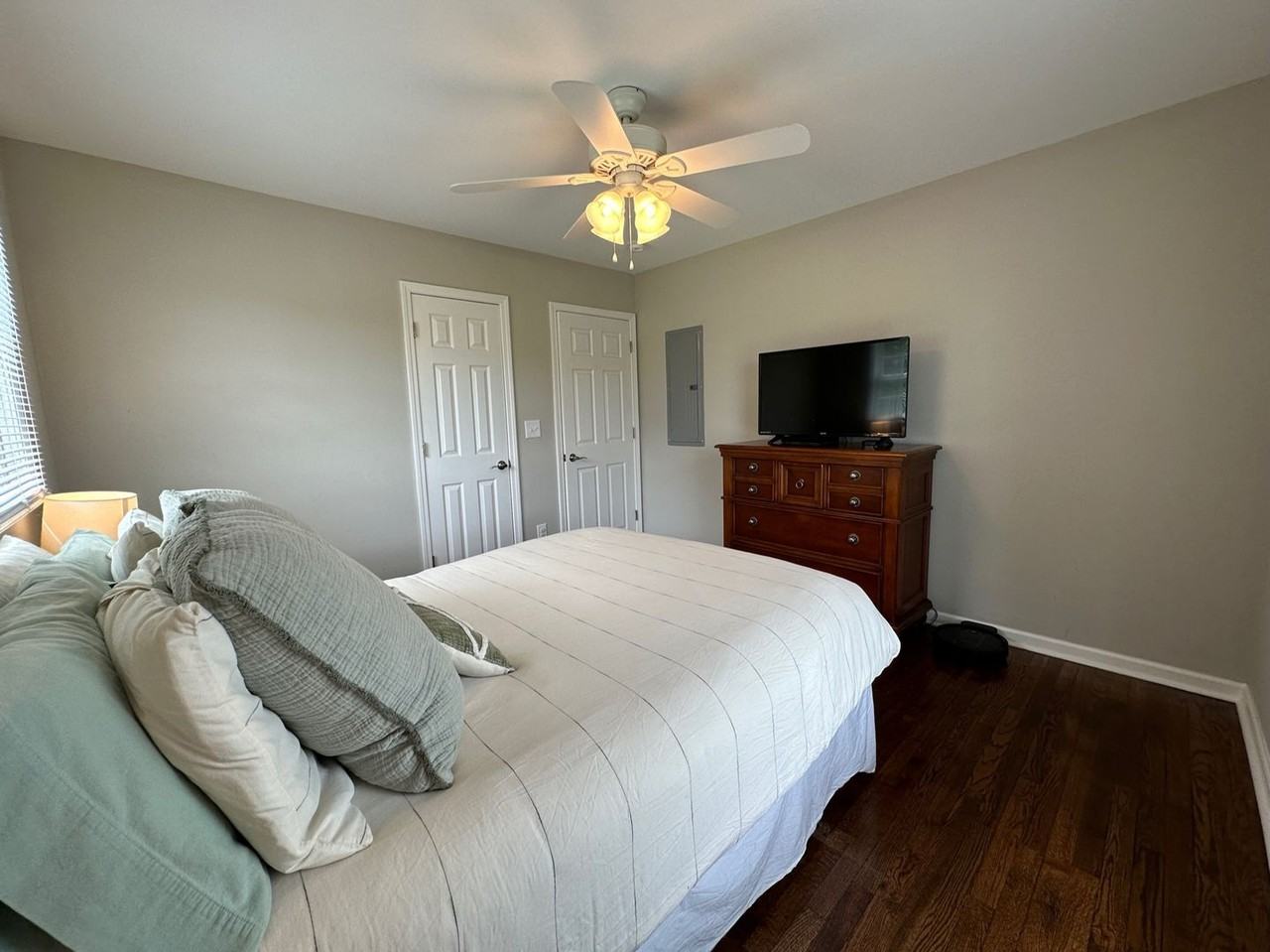 123 Walnut St - Photo 3 of 50