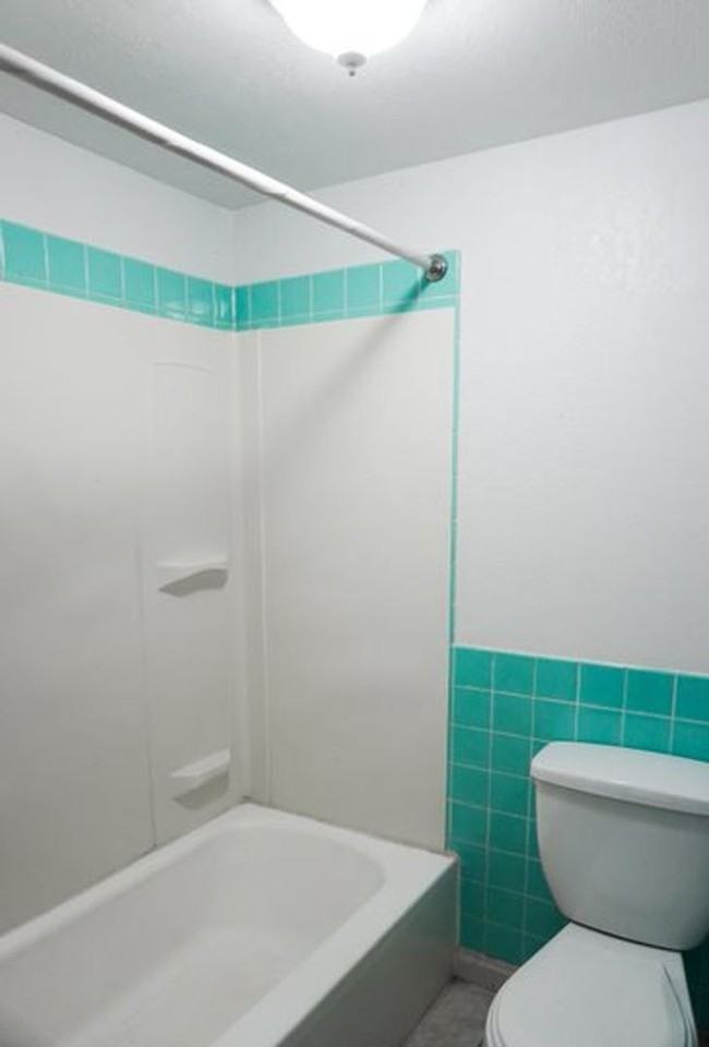 1408 Buffalo Jones Ave - Photo 6 of 13