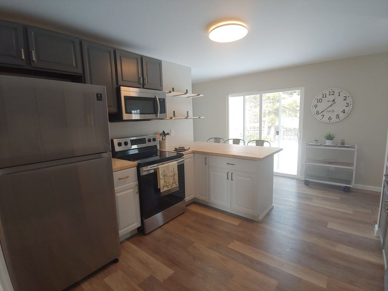 3295 Emerson Ave - Photo 2 of 36