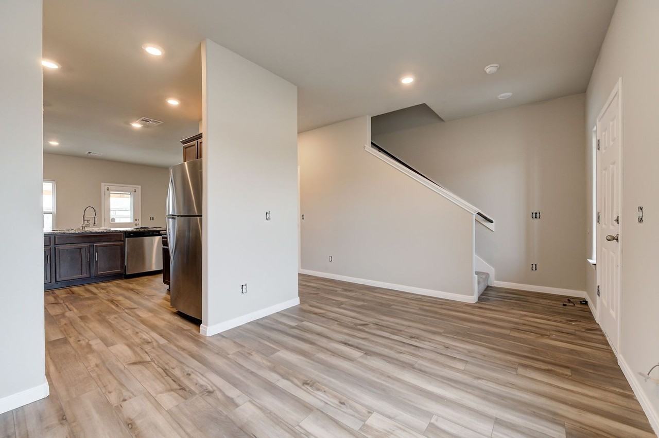 1609 Maroon Dr - Photo 7 of 47