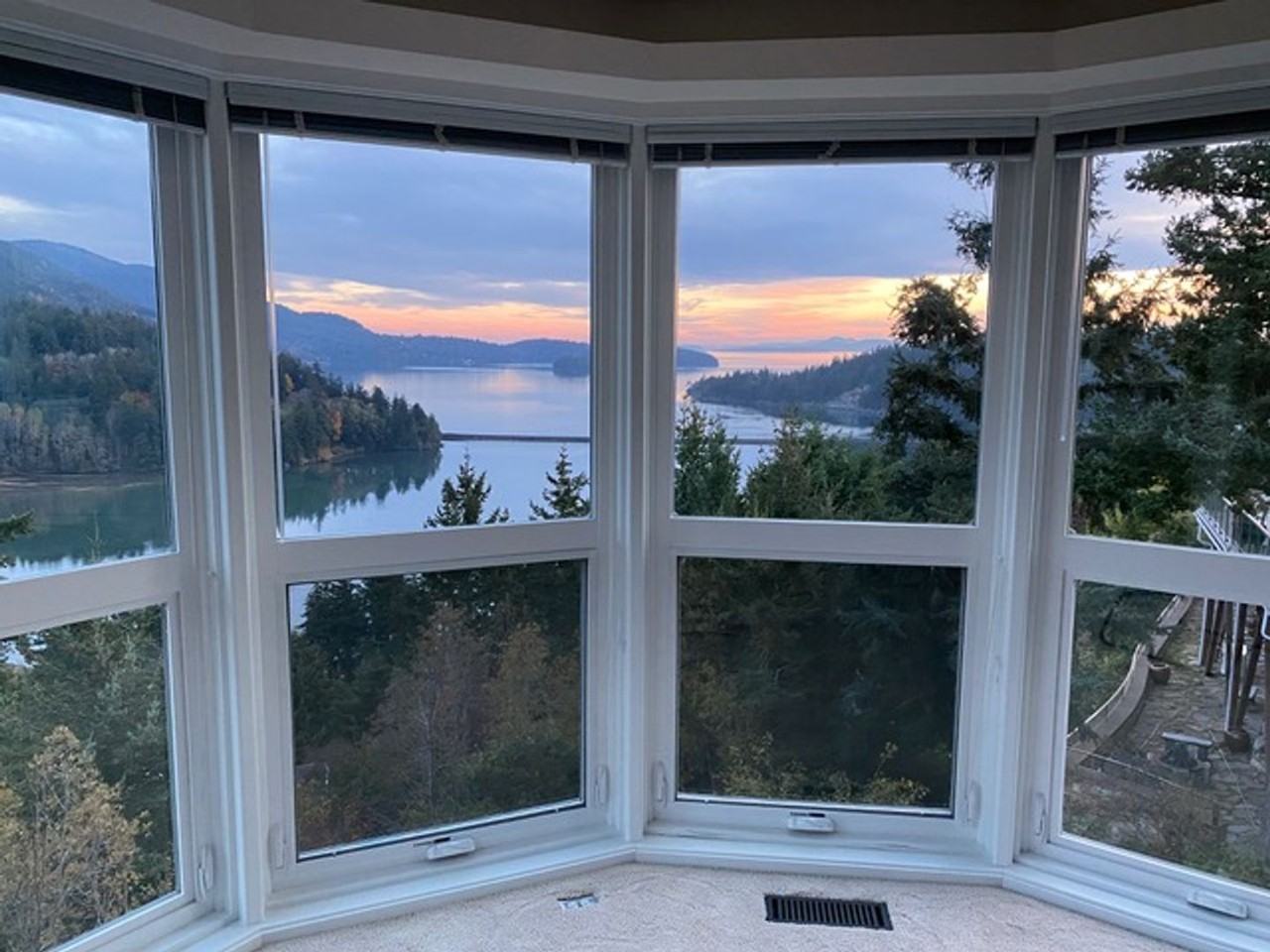 300 Crest Ln - Photo 2 of 28