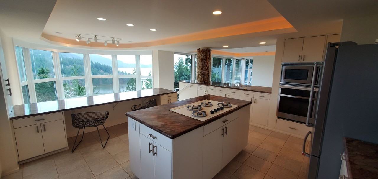 300 Crest Ln - Photo 4 of 28