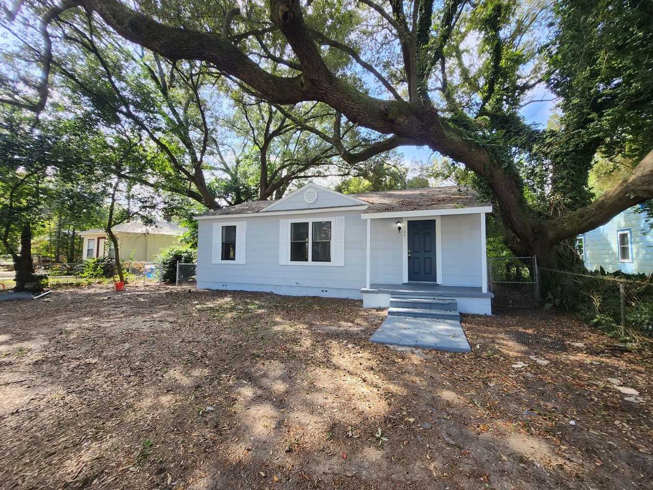 105 Ruberia Ave - Photo 4 of 17