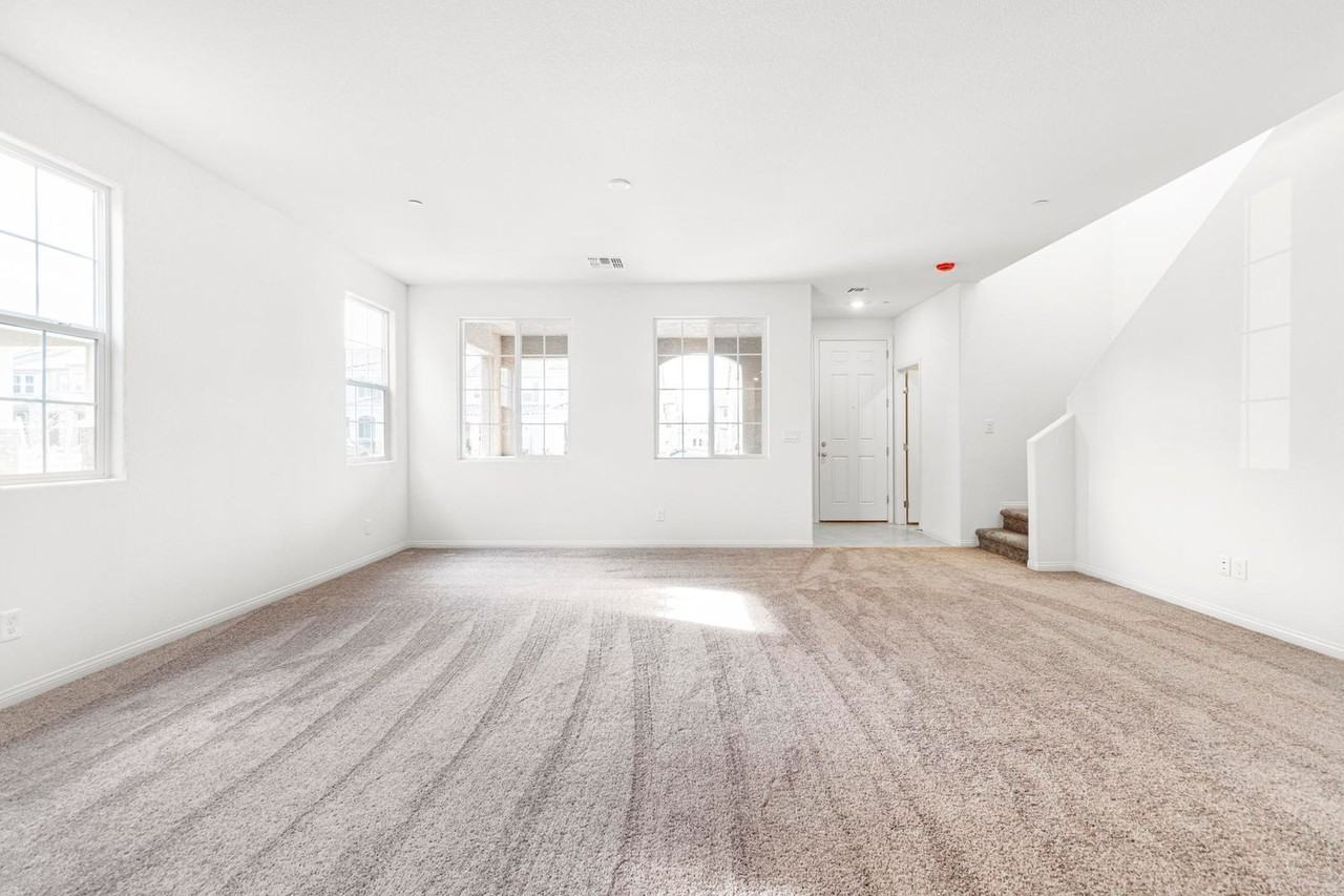 2610 Aversa St - Photo 3 of 14