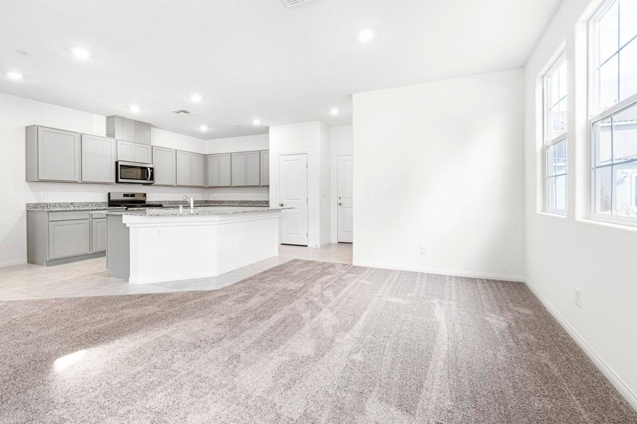 2610 Aversa St - Photo 4 of 14