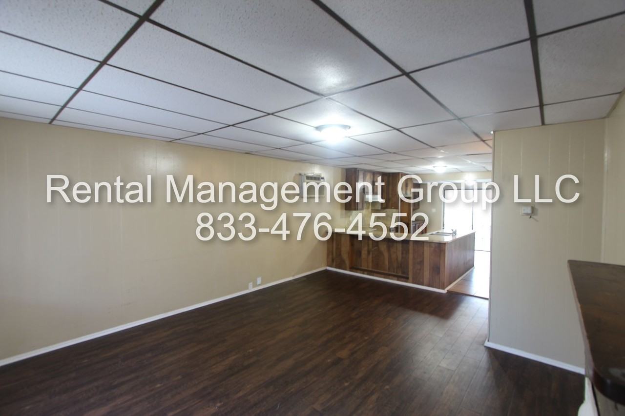 513 12th St - Photo 4 of 11
