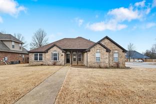 400 Lyndal Ln - Photo 1 of 1