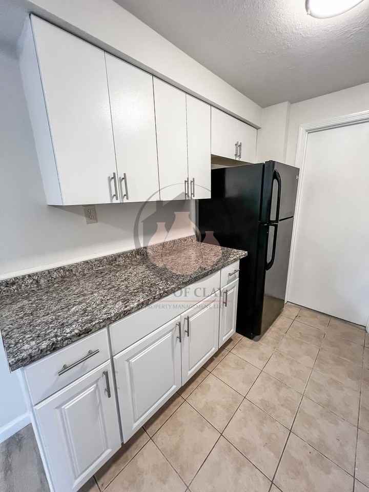 4825/4827 Skyline Rd S - Photo 7 of 17